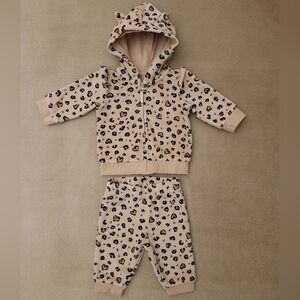 Little Me Baby Girl Leopard Hoodie & Pants 2 Piece Set Size 3 Months